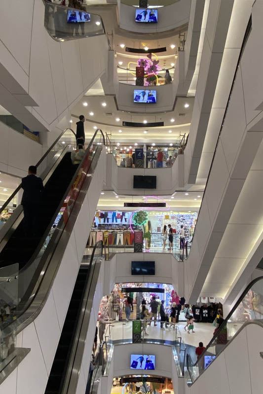 Pratunam Market Bangkok wholesale fashion district with massive clothing selection