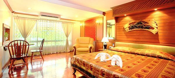 Deluxe King Room Royal Ivory Nana Hotel Bangkok